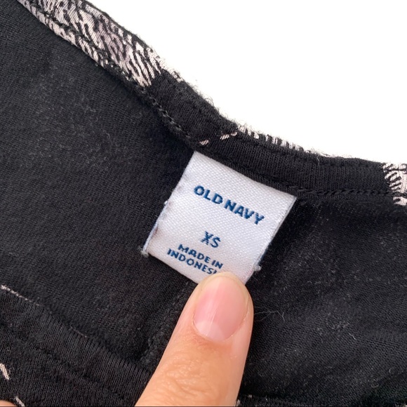 Old Navy Black Short Sleeve Floral Shift Dress - Picture 5 of 6